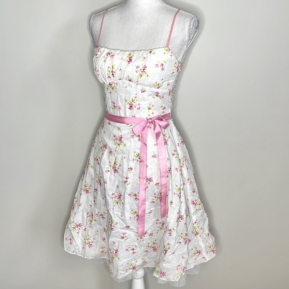 90s Vintage Floral Milkmaid Dress - Picture 1 of 9